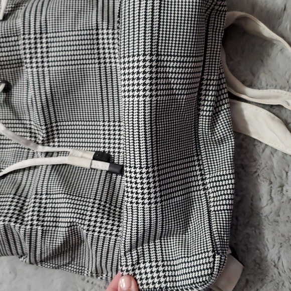 Lulu Dharma houndstooth pattern drawstring backpack - Picture 11 of 13